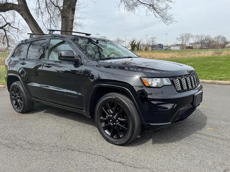 Jeep Grand Cherokee Laredo 4WD 2017