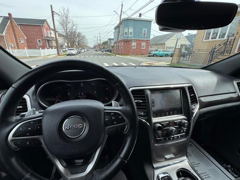 Jeep Grand Cherokee Laredo 4WD 2017