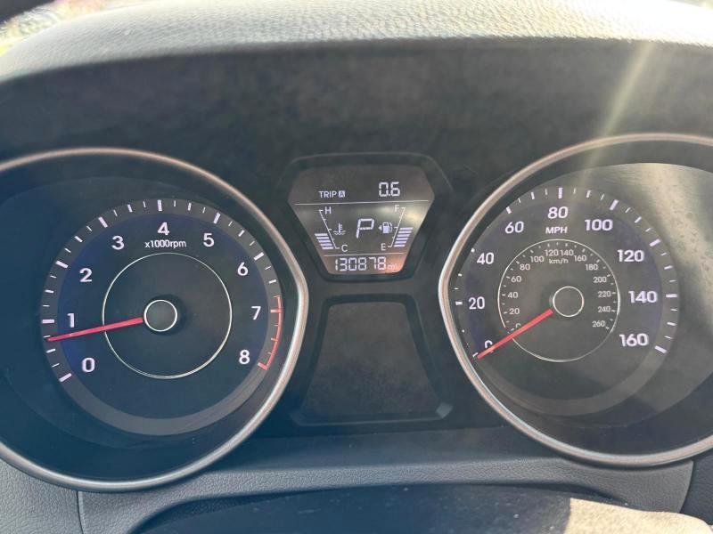 Hyundai Elantra SE 6AT 2015