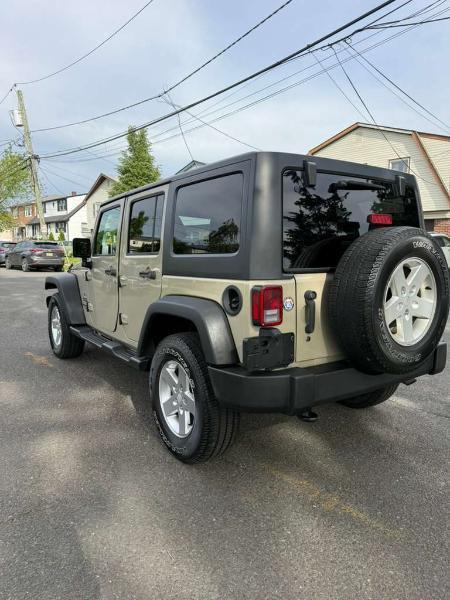 Jeep Wrangler Unlimited Sport 4WD 2017