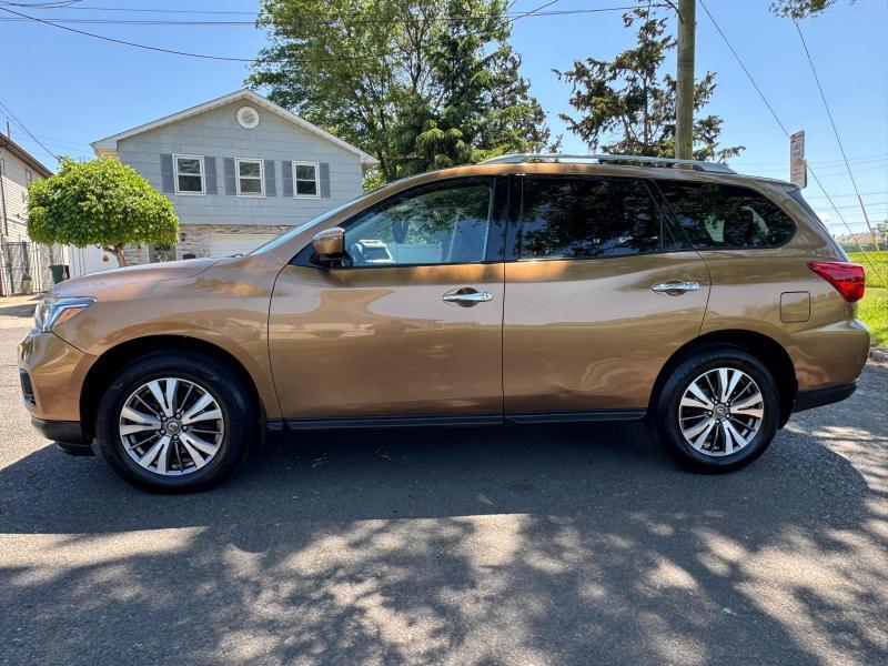 Nissan Pathfinder Platinum 4WD 2017