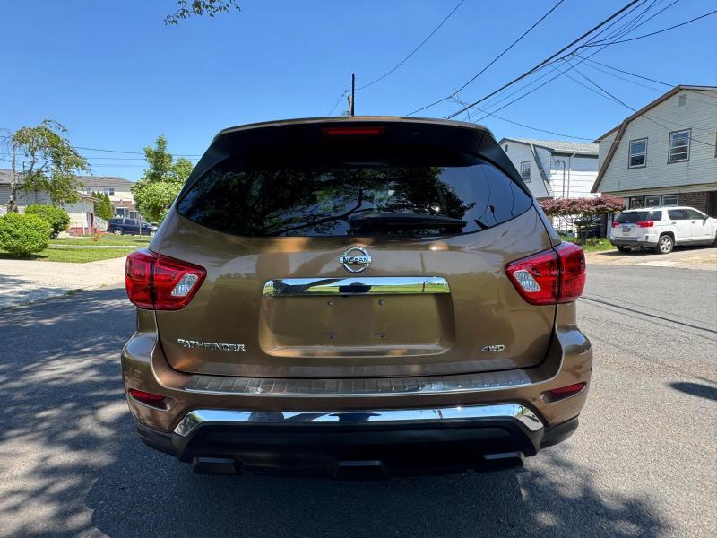 Nissan Pathfinder Platinum 4WD 2017