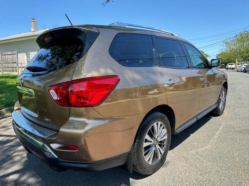 Nissan Pathfinder Platinum 4WD 2017
