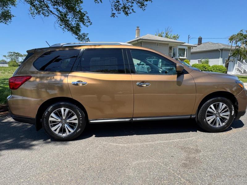 Nissan Pathfinder Platinum 4WD 2017