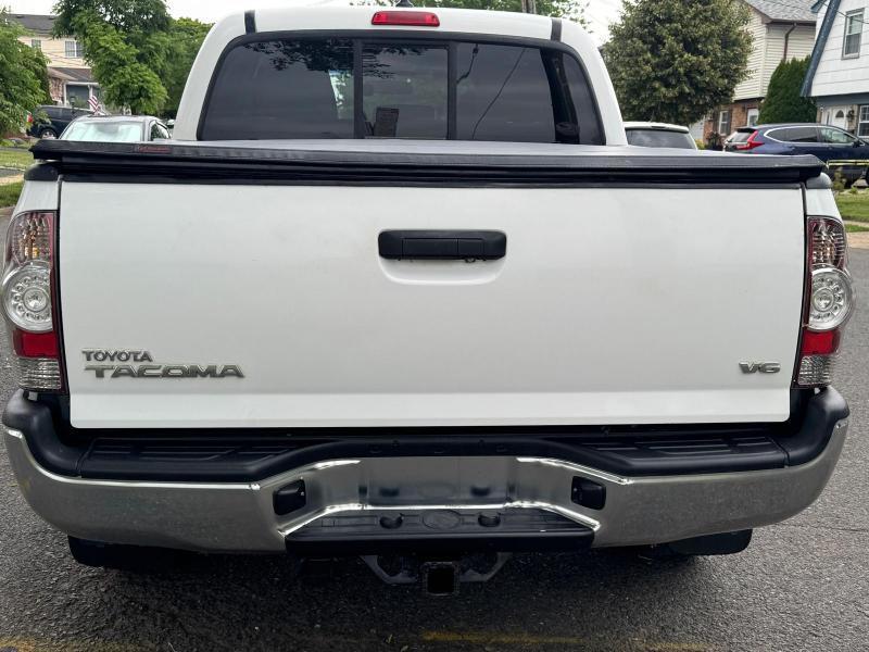 Toyota Tacoma Double Cab V6 5AT 4WD 2014