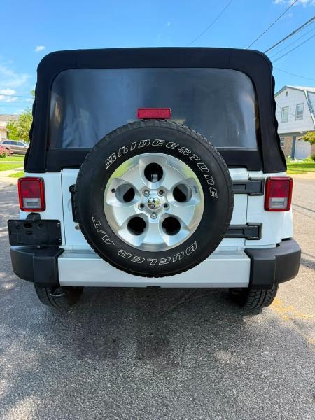 Jeep Wrangler Unlimited Sahara 4WD 2015