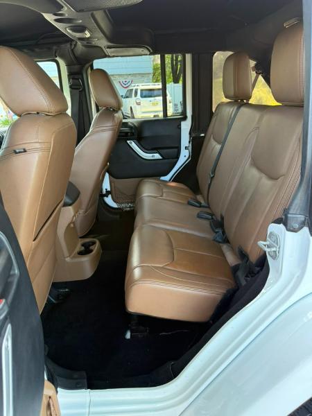 Jeep Wrangler Unlimited Sahara 4WD 2015