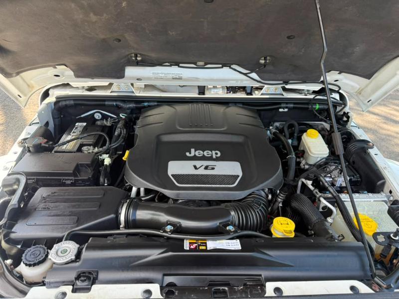 Jeep Wrangler Unlimited Sahara 4WD 2015