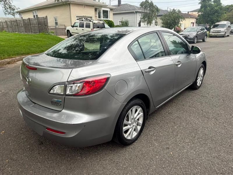 Mazda MAZDA3 i Touring 4-door 2012