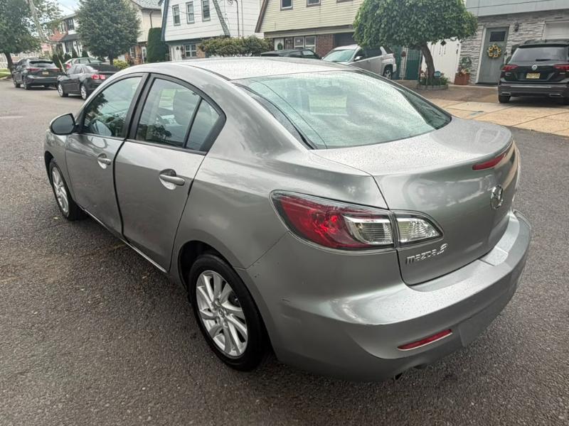Mazda MAZDA3 i Touring 4-door 2012