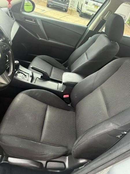 Mazda MAZDA3 i Touring 4-door 2012