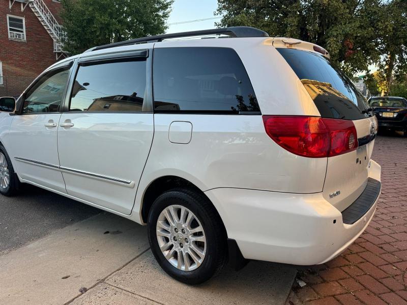 Toyota Sienna XLE Limited AWD 2008