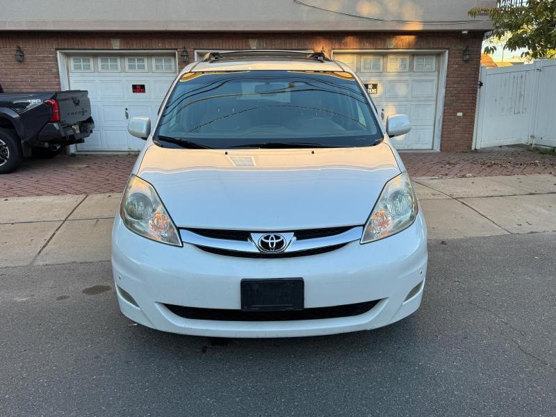 Toyota Sienna XLE Limited AWD 2008