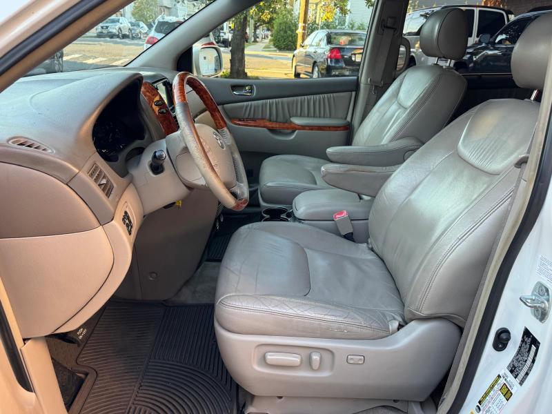 Toyota Sienna XLE Limited AWD 2008