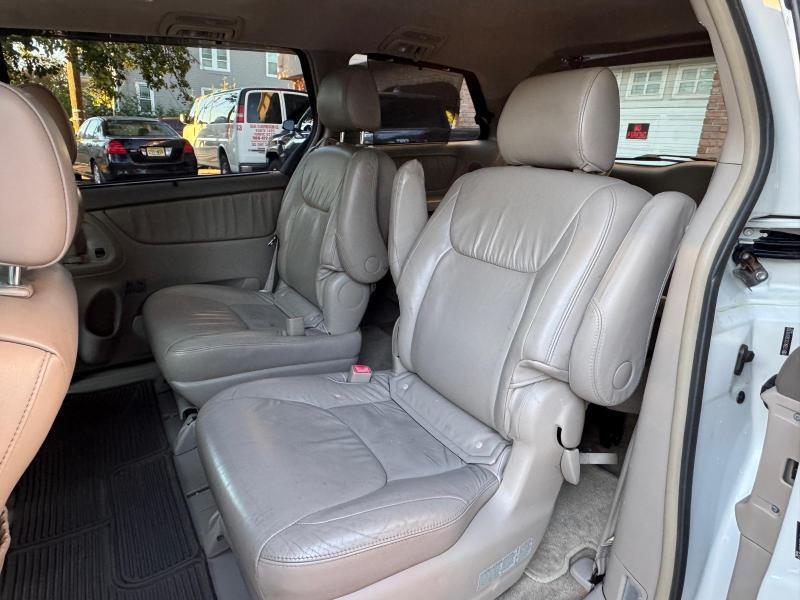 Toyota Sienna XLE Limited AWD 2008