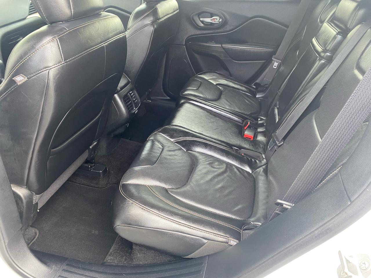 Jeep Cherokee Limited FWD 2015