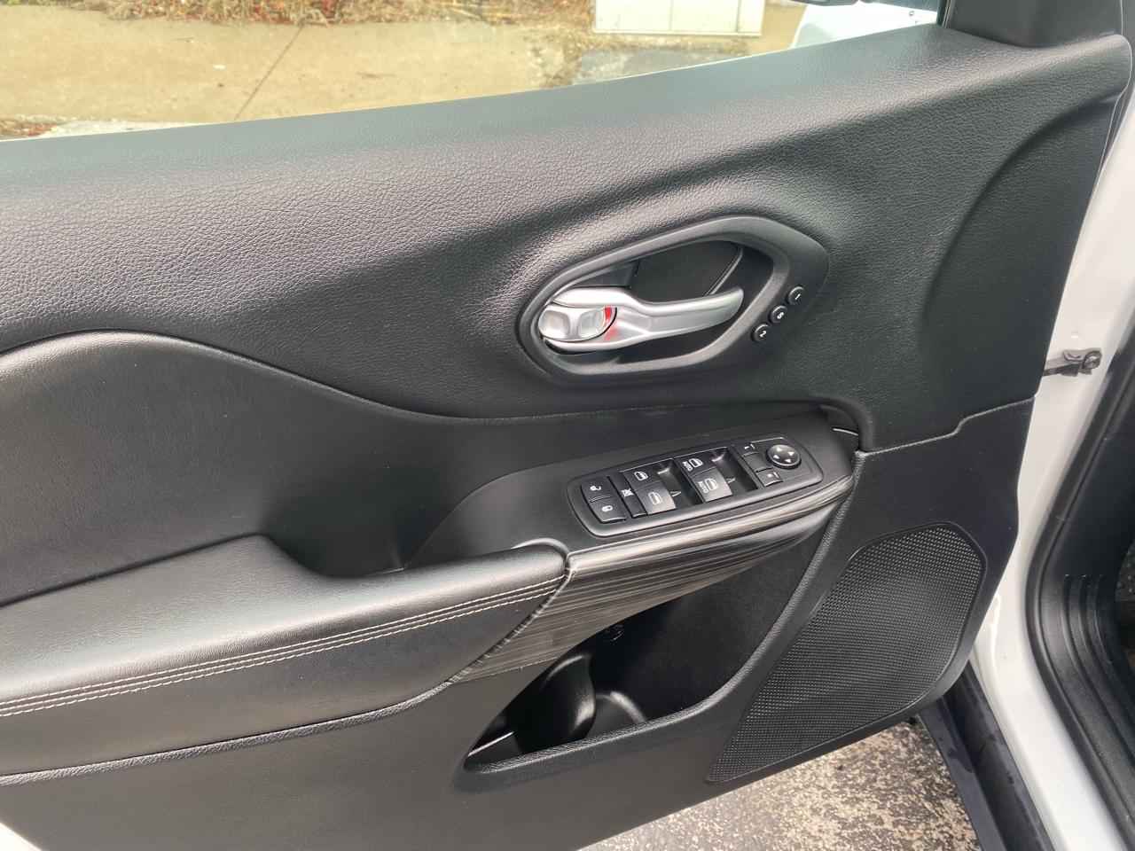 Jeep Cherokee Limited FWD 2015