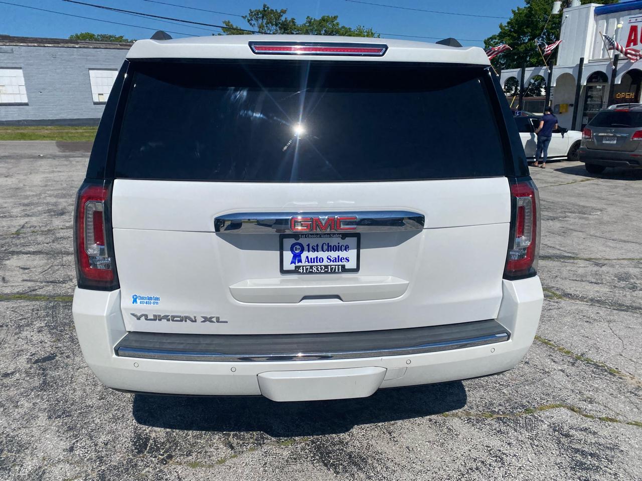 GMC Yukon XL Denali 4WD 2019