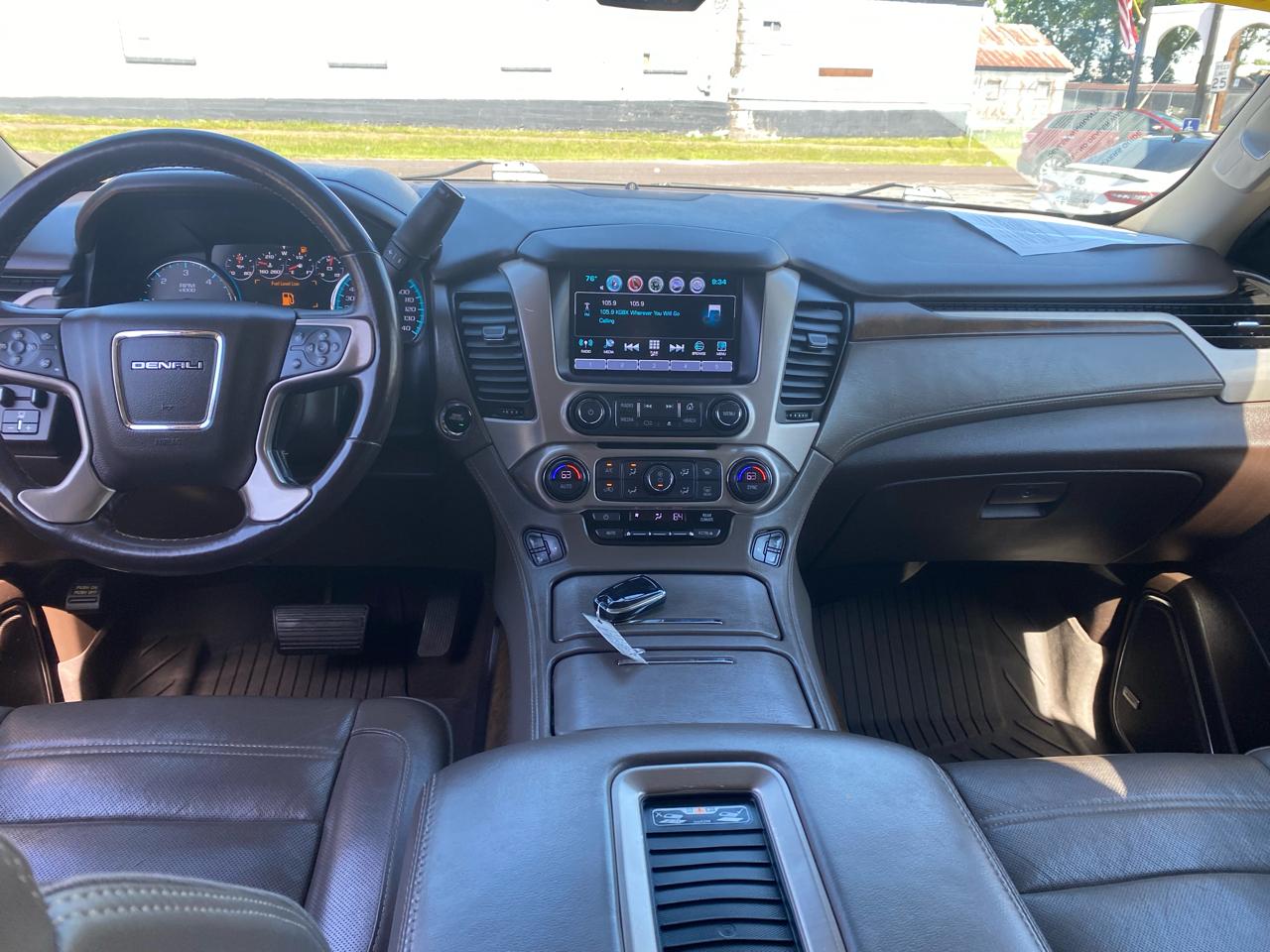 GMC Yukon XL Denali 4WD 2019