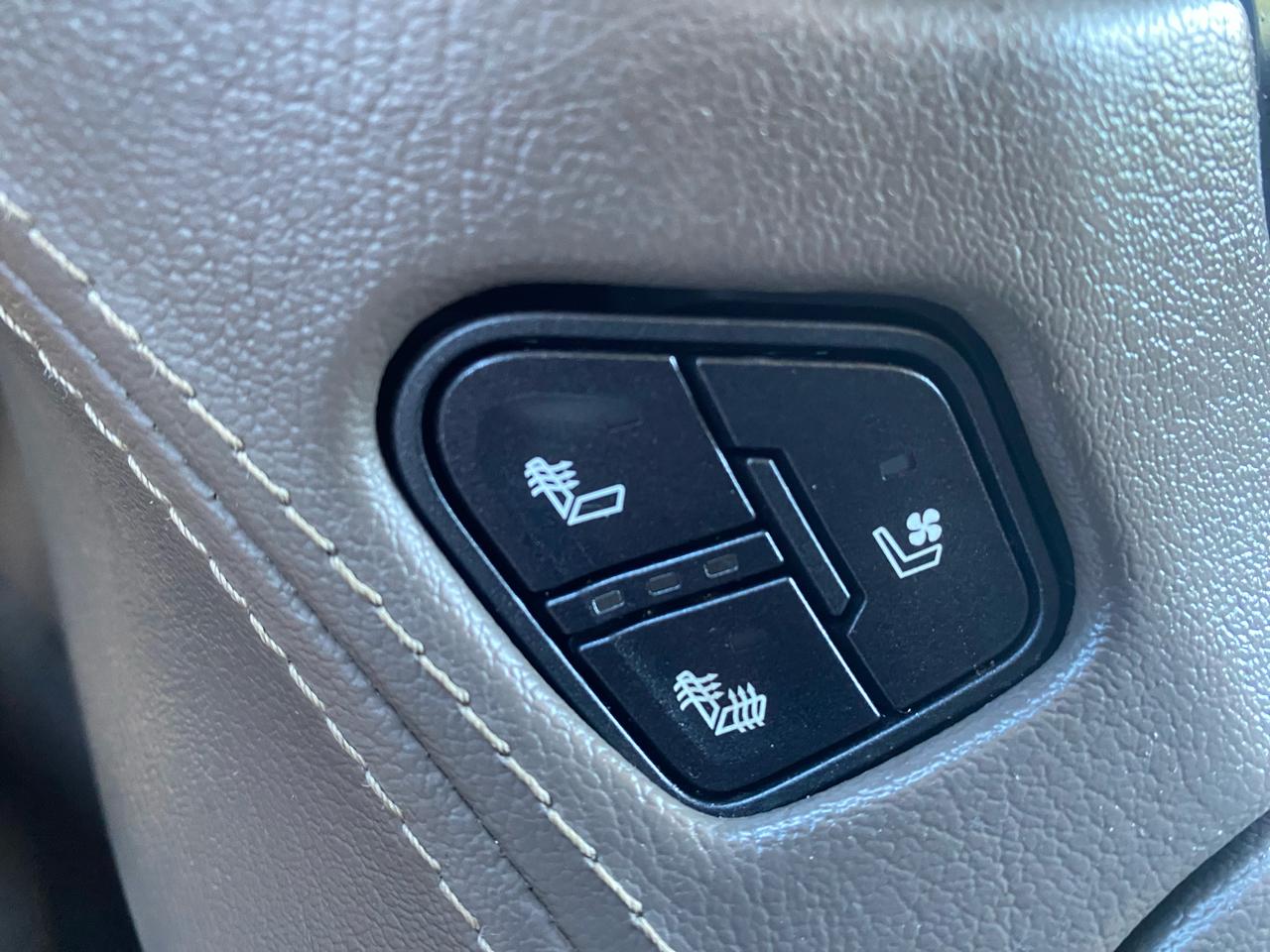 GMC Yukon XL Denali 4WD 2019
