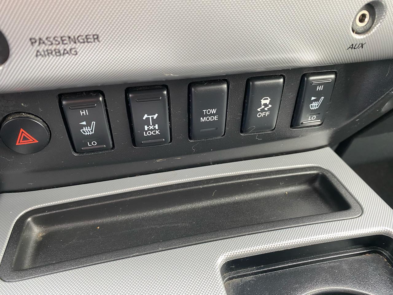 Nissan Titan PRO-4X Crew Cab 4WD SWB 2012