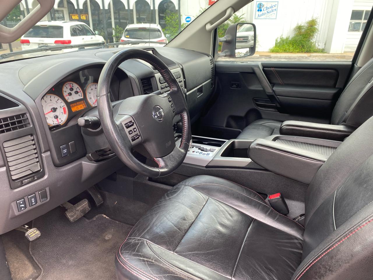 Nissan Titan PRO-4X Crew Cab 4WD SWB 2012