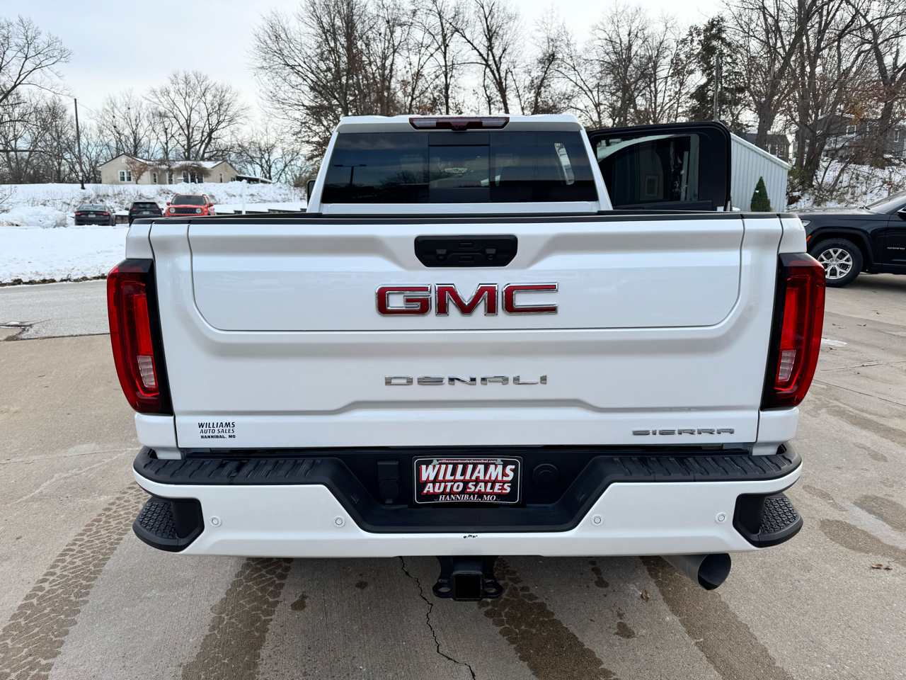 GMC Sierra 3500HD Denali Crew Cab Long Box 4WD 2023