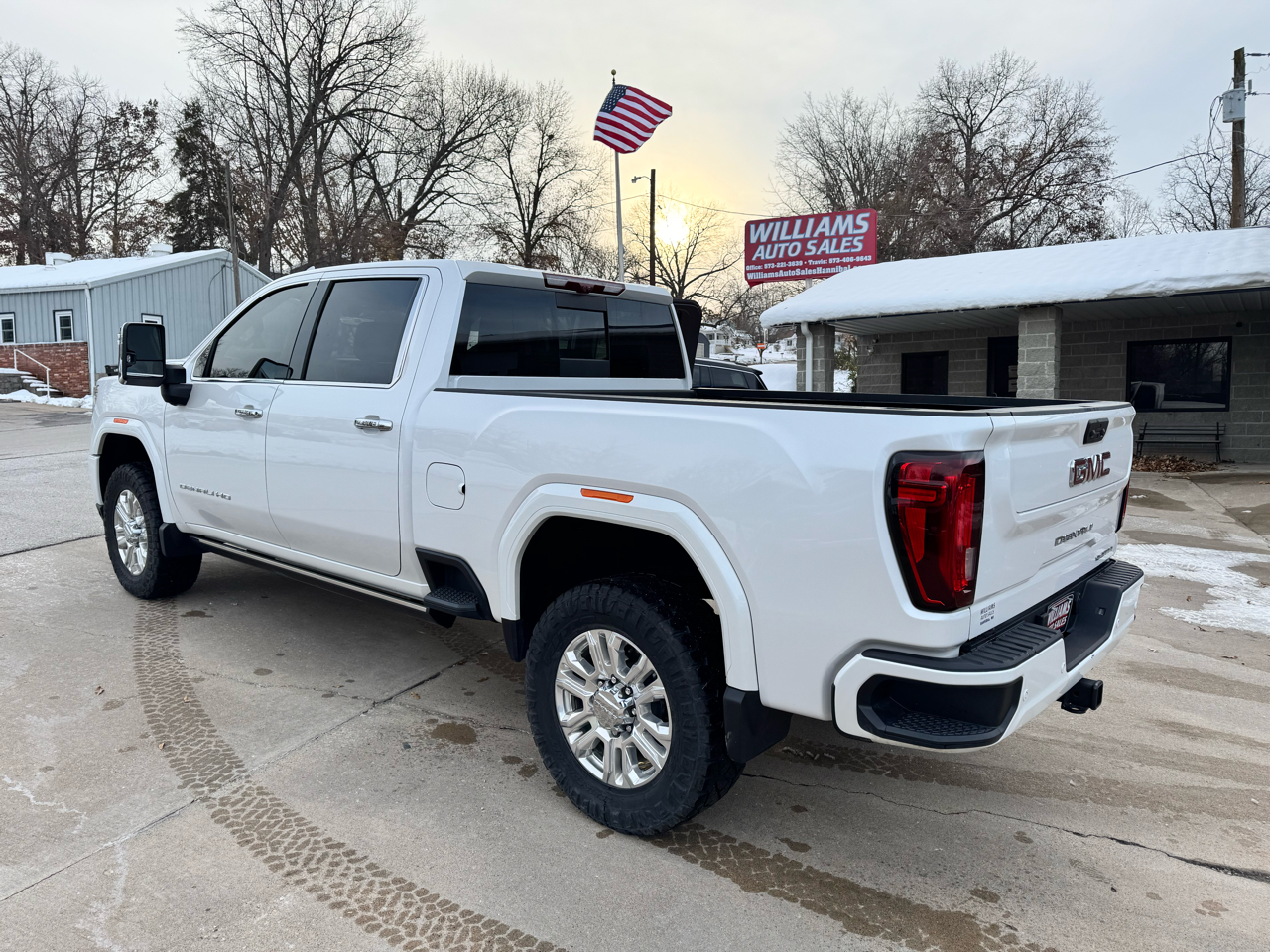 GMC Sierra 3500HD Denali Crew Cab Long Box 4WD 2023