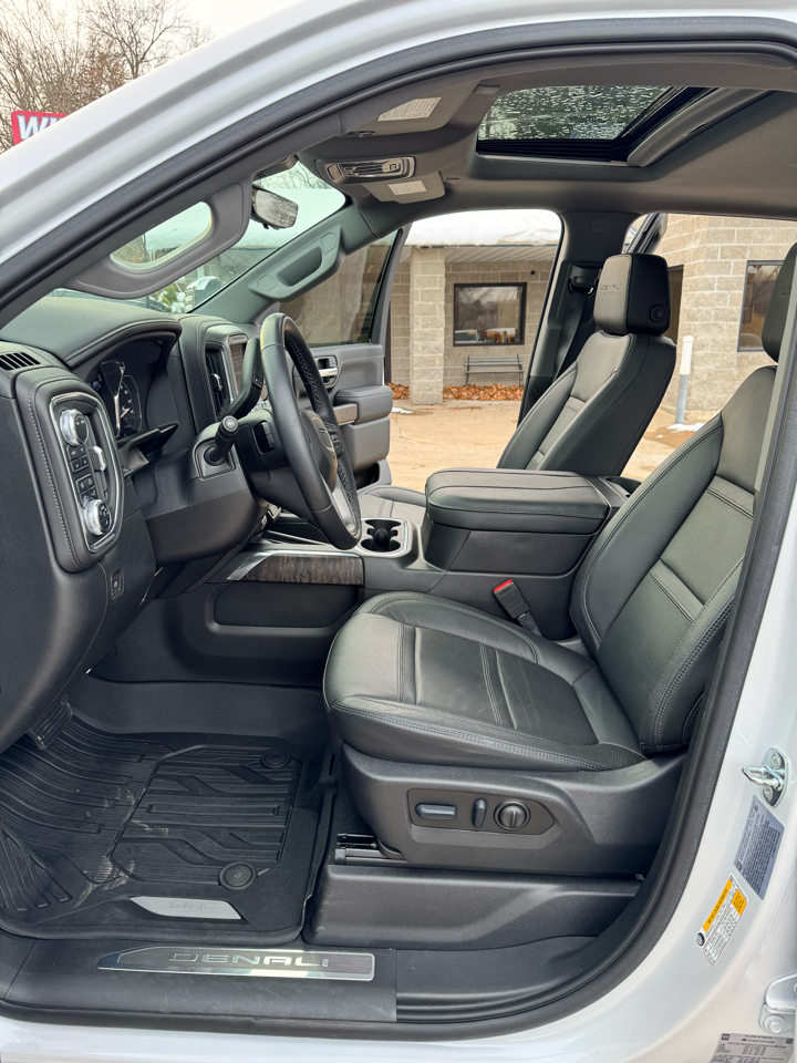 GMC Sierra 3500HD Denali Crew Cab Long Box 4WD 2023