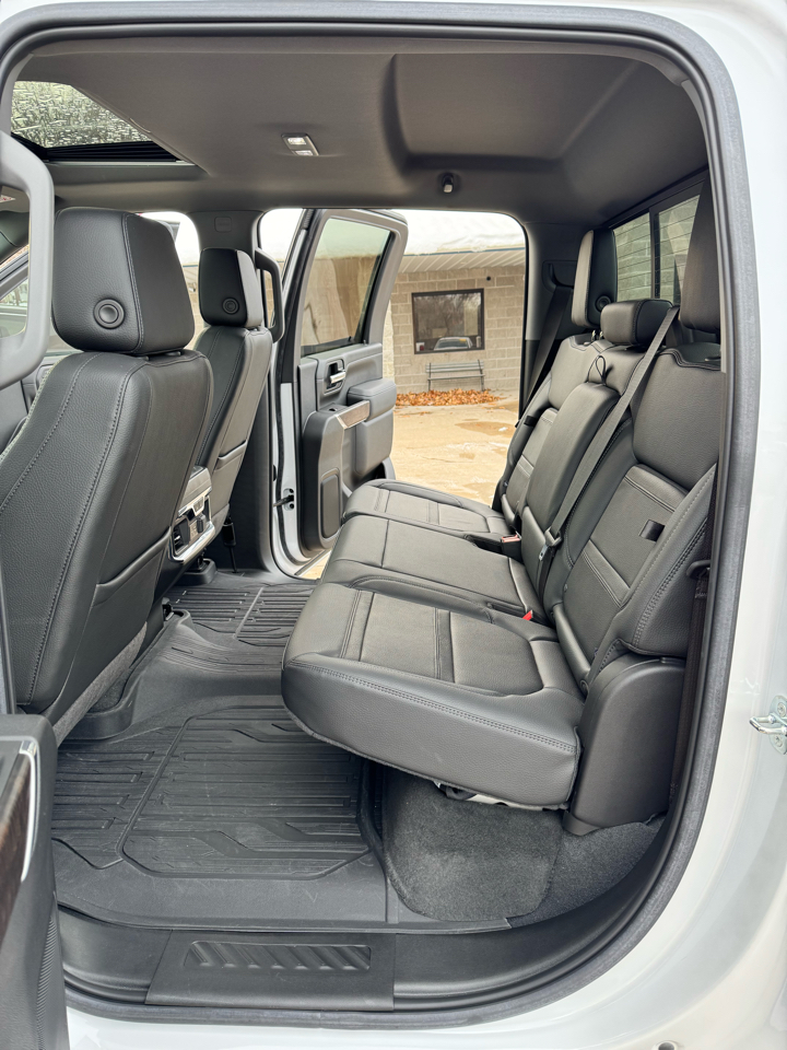 GMC Sierra 3500HD Denali Crew Cab Long Box 4WD 2023