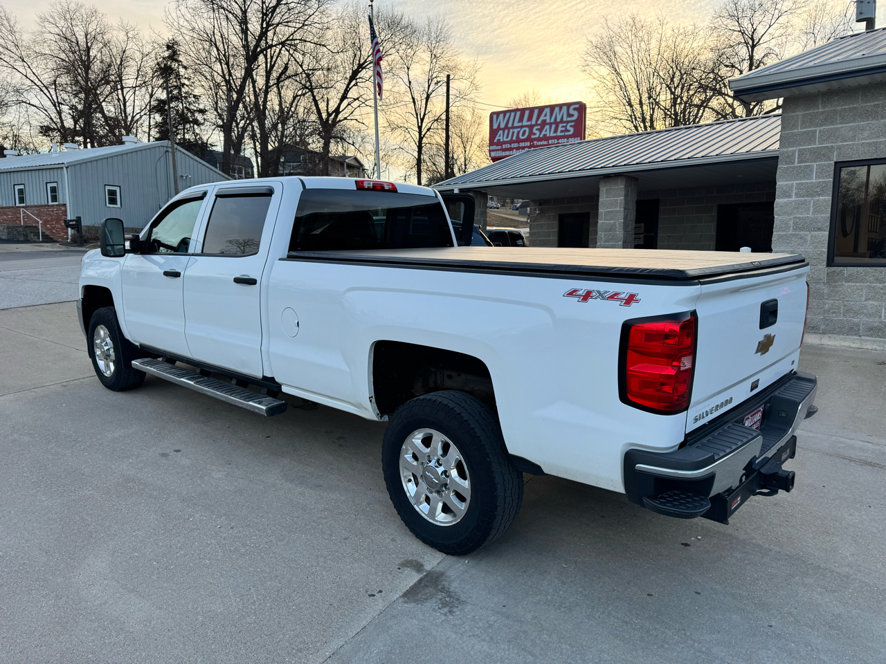 Chevrolet Silverado 3500HD LT Crew Cab 4WD 2015