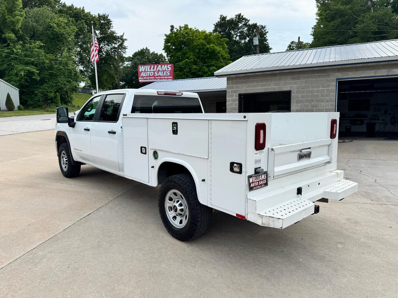 GMC Sierra 3500HD Pro Crew Cab 4WD SB 2023