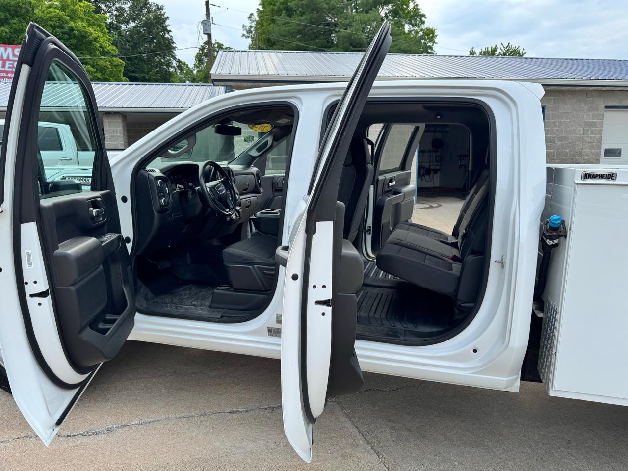 GMC Sierra 3500HD Pro Crew Cab 4WD SB 2023