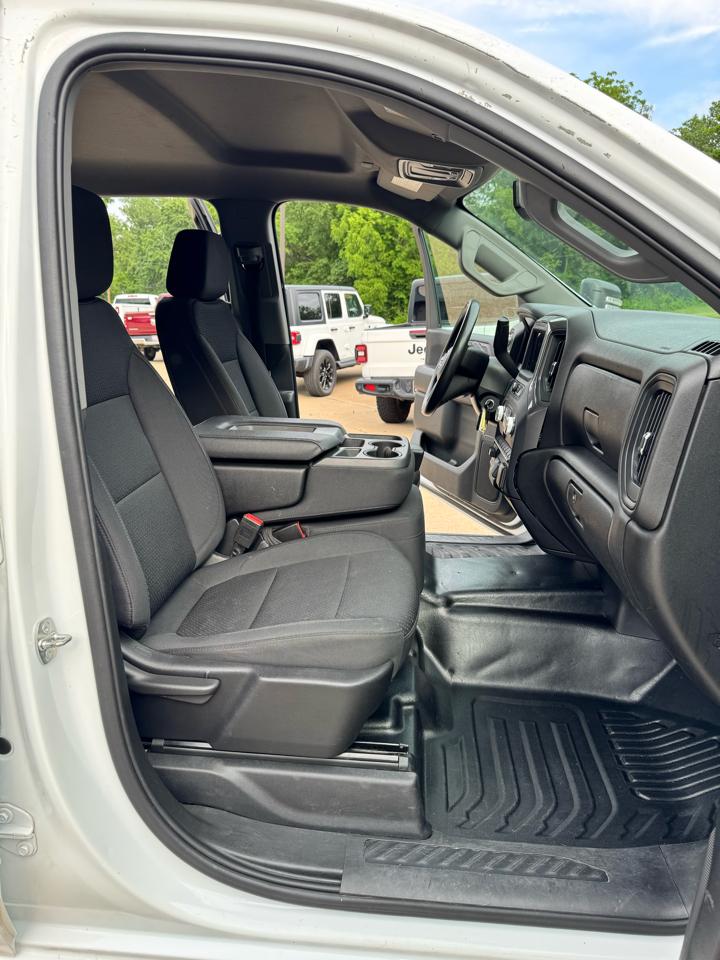 GMC Sierra 3500HD Pro Crew Cab 4WD SB 2023
