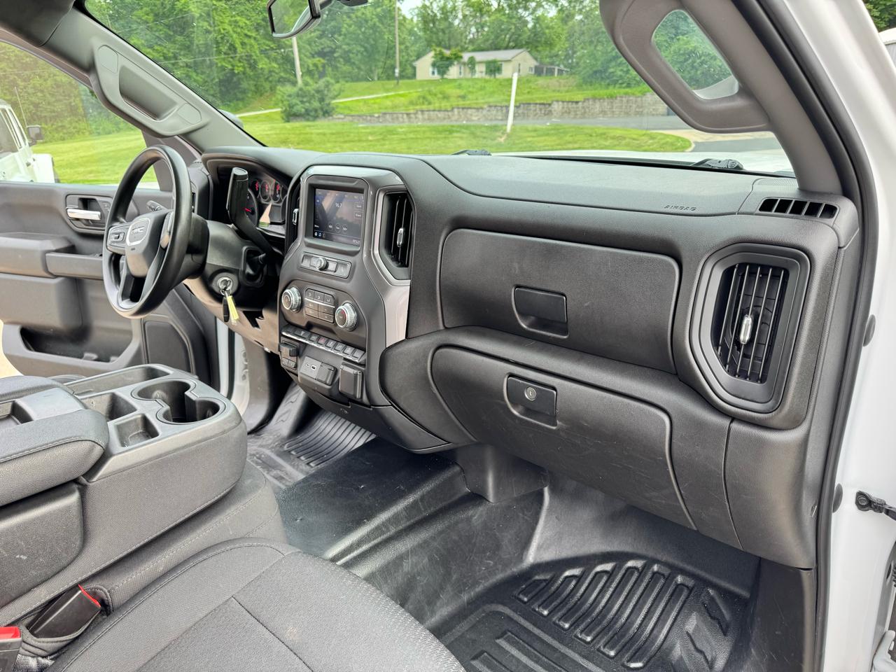 GMC Sierra 3500HD Pro Crew Cab 4WD SB 2023