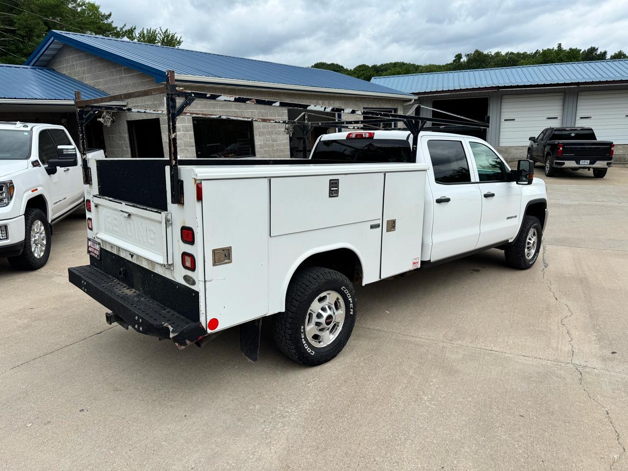 GMC Sierra 2500HD Base Crew Cab 4WD 2015