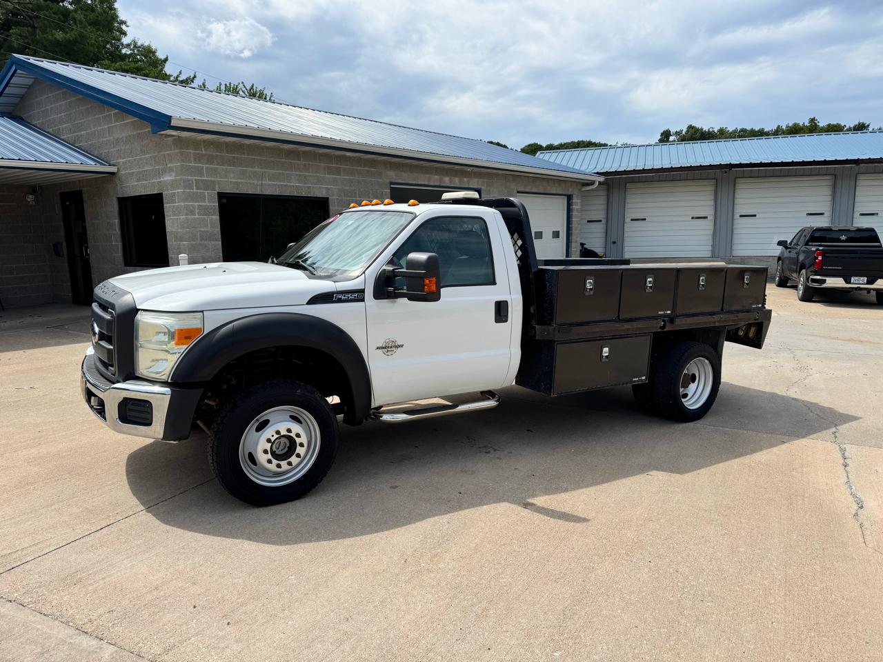 Ford F-550 Regular Cab DRW 4WD 2016