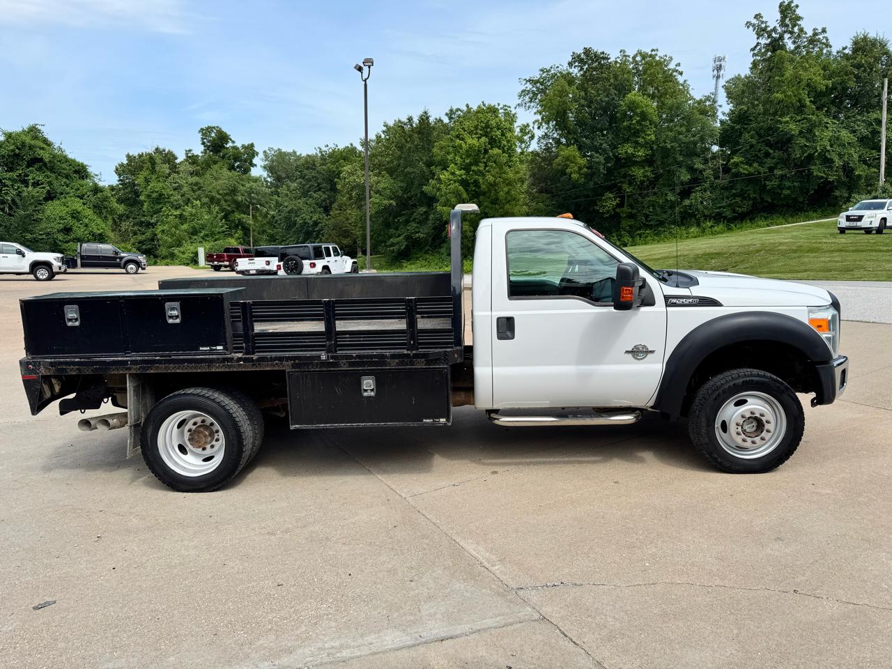 Ford F-550 Regular Cab DRW 4WD 2016
