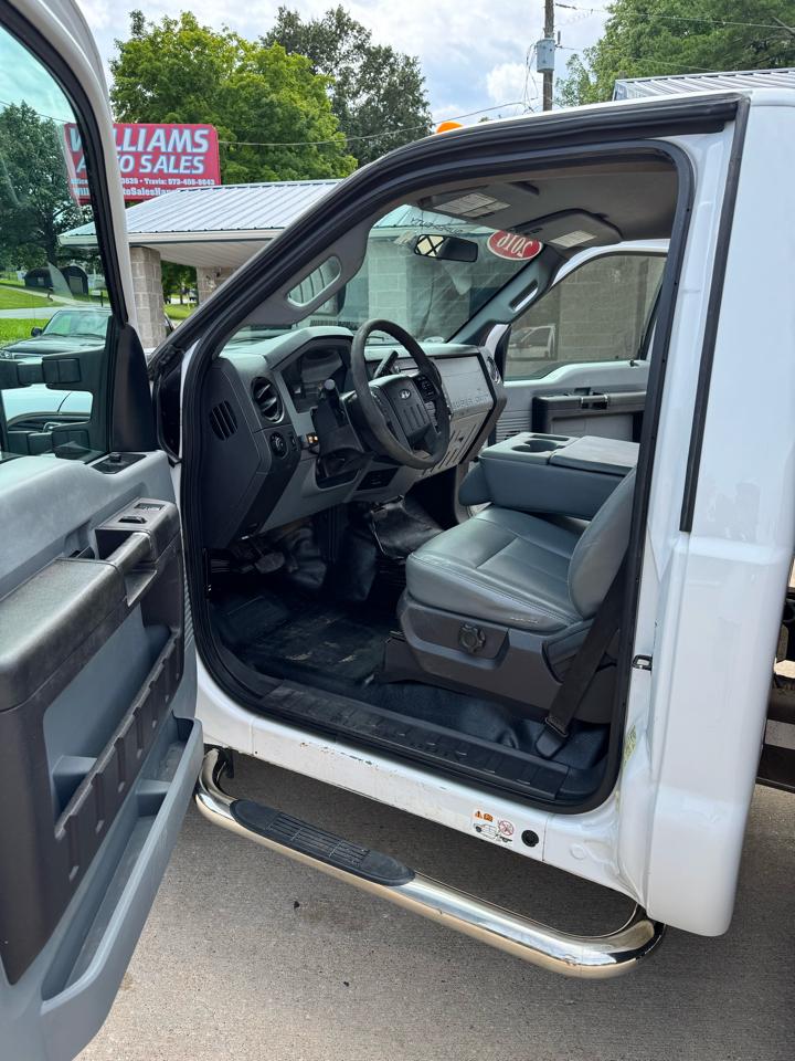 Ford F-550 Regular Cab DRW 4WD 2016