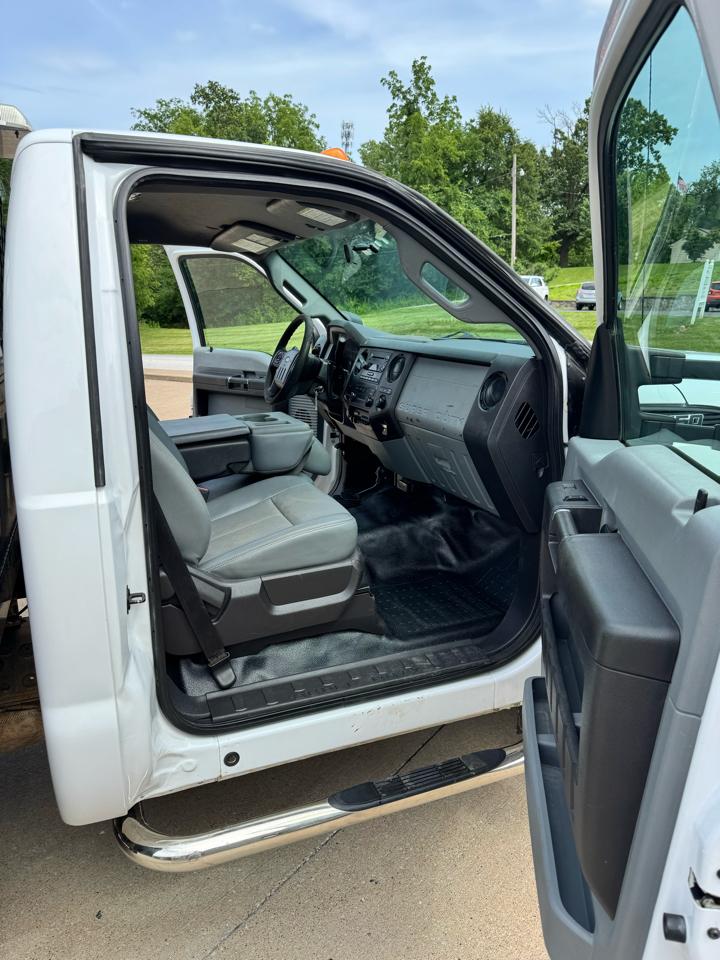 Ford F-550 Regular Cab DRW 4WD 2016