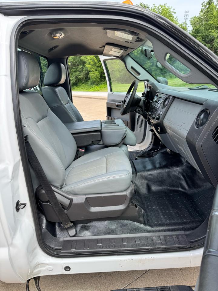 Ford F-550 Regular Cab DRW 4WD 2016