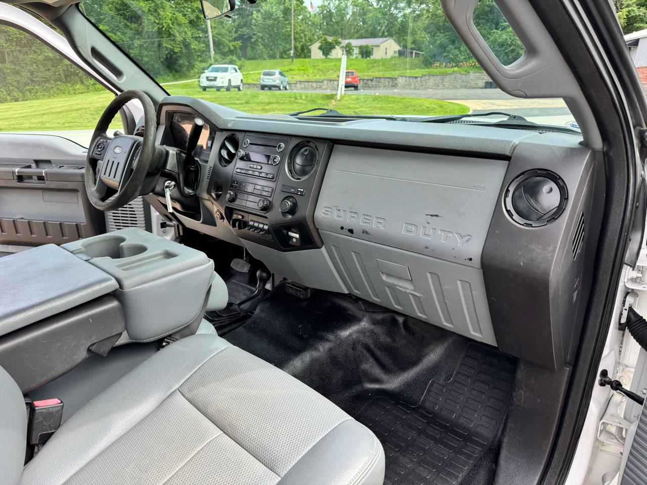 Ford F-550 Regular Cab DRW 4WD 2016
