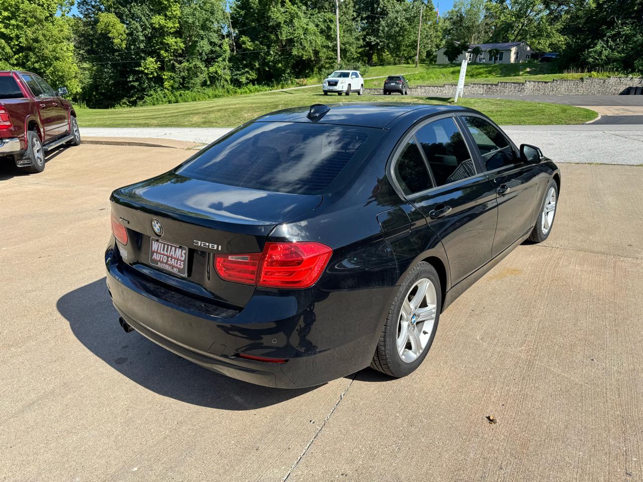 BMW 3-Series 328i xDrive Sedan - SULEV 2013