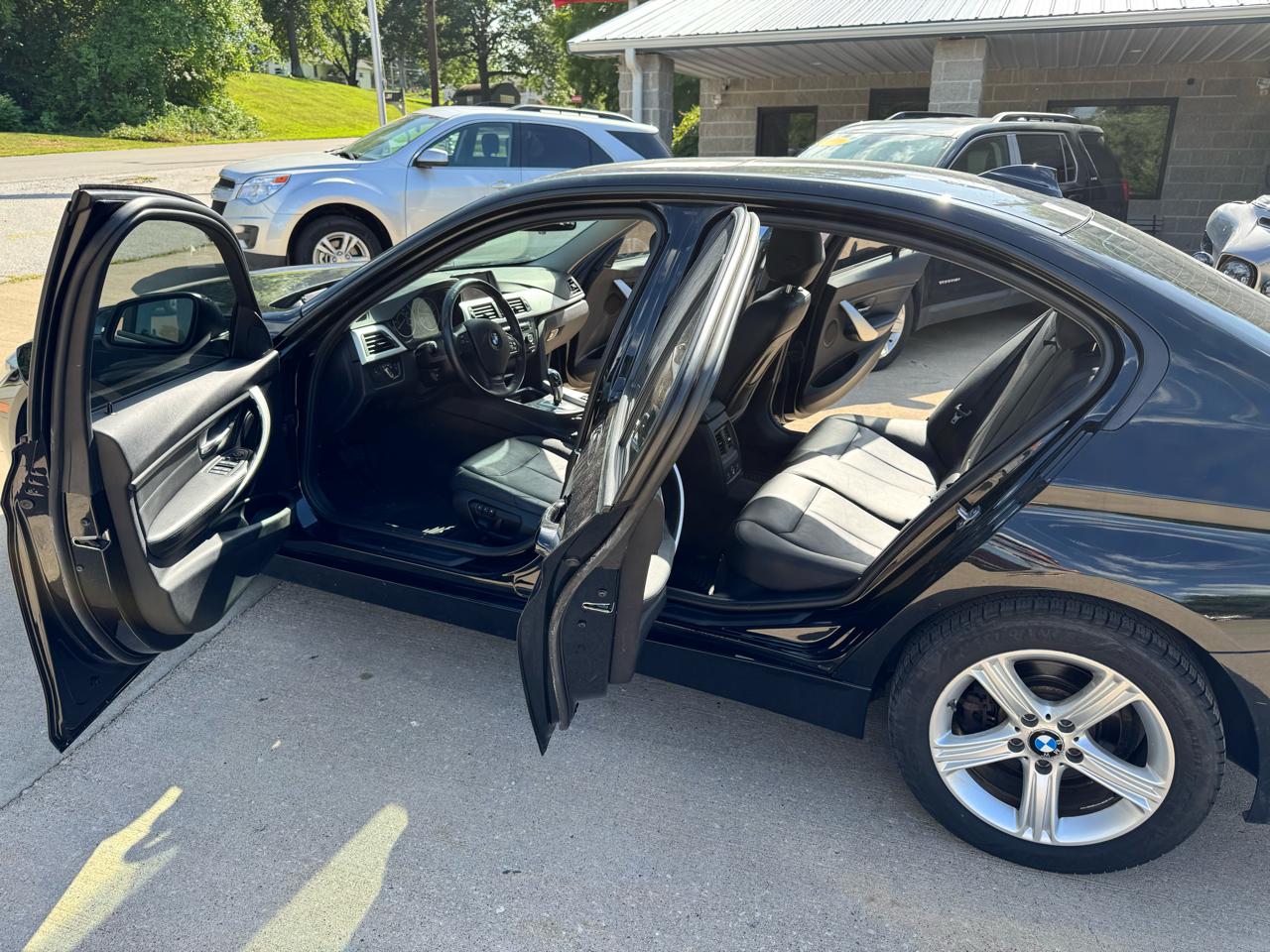 BMW 3-Series 328i xDrive Sedan - SULEV 2013