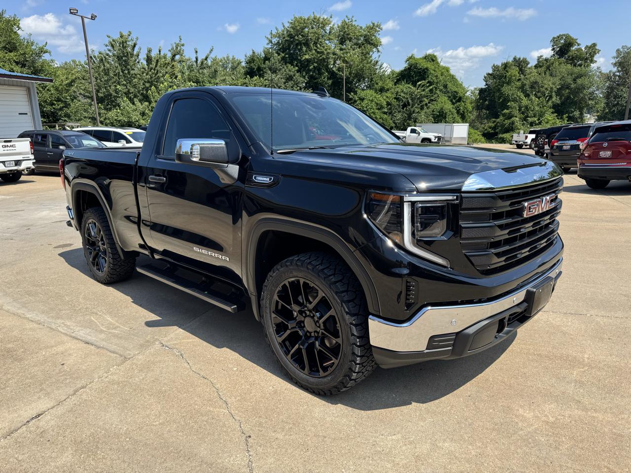 GMC Sierra 1500 4WD Reg Cab 140" Pro 2026