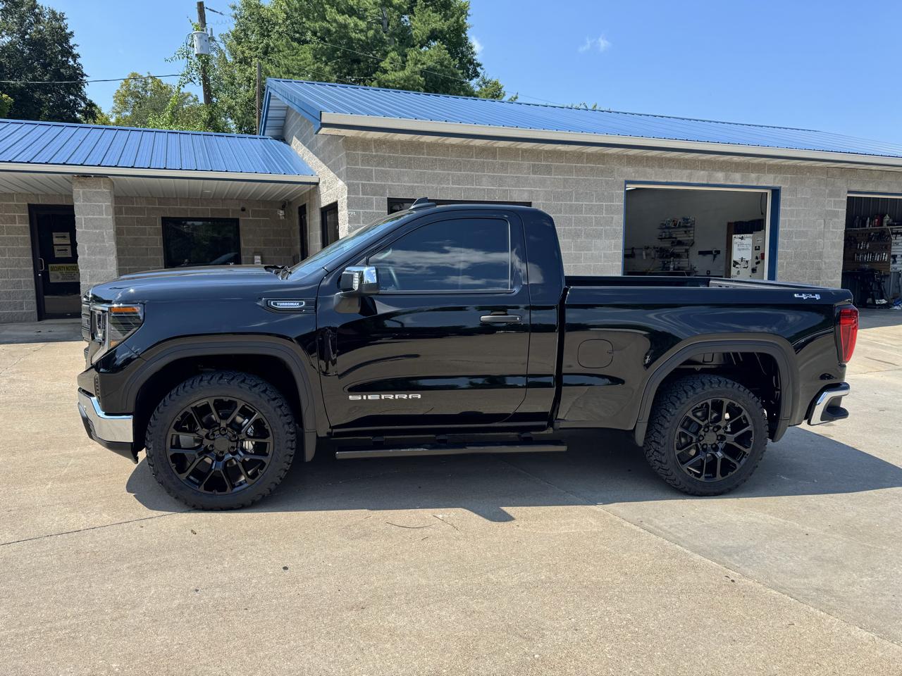 GMC Sierra 1500 4WD Reg Cab 140" Pro 2026