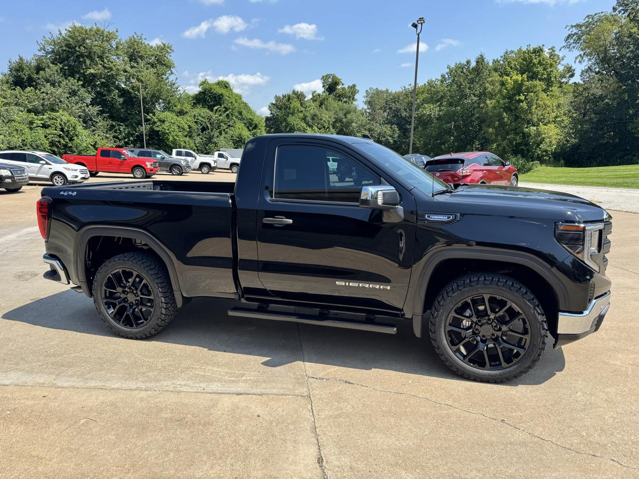 GMC Sierra 1500 4WD Reg Cab 140" Pro 2026
