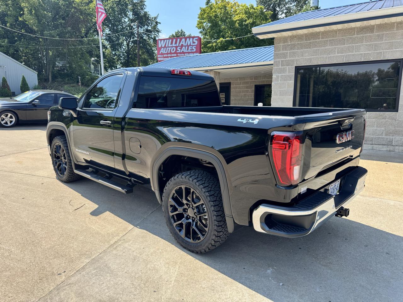 GMC Sierra 1500 4WD Reg Cab 140" Pro 2026