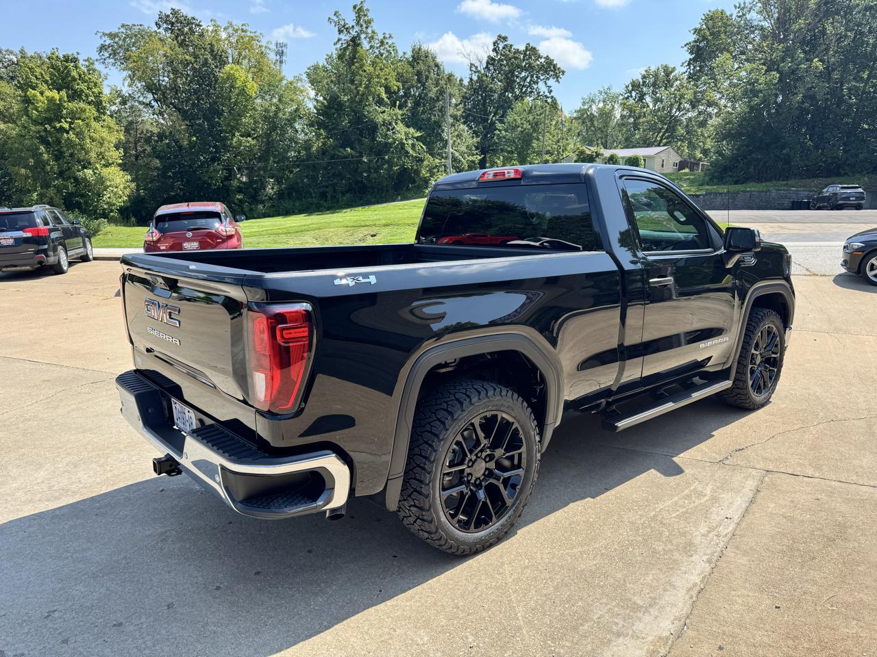 GMC Sierra 1500 4WD Reg Cab 140" Pro 2026