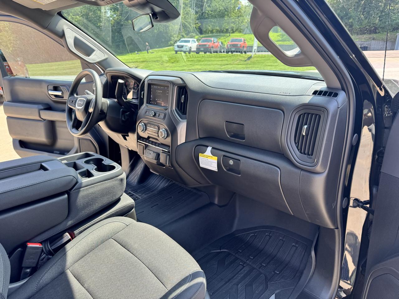 GMC Sierra 1500 4WD Reg Cab 140" Pro 2026
